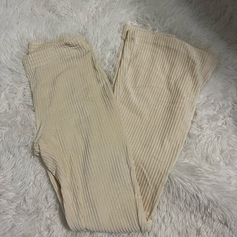 NEVER WORN Arie groove flare leggings in oat color size xs